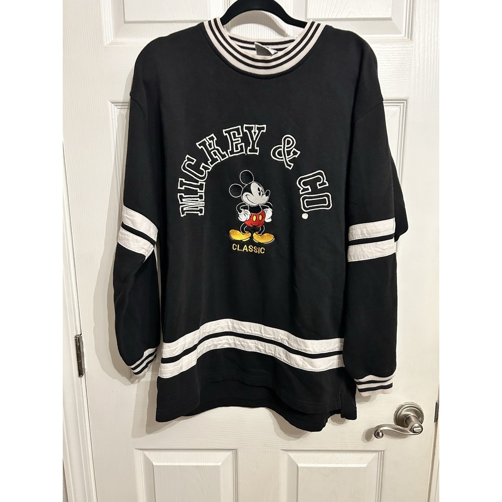 Vintage Disney Mickey & Co. Classic Crew Neck Sweatshirt Medium Embroidered 90s - Picture 2 of 15